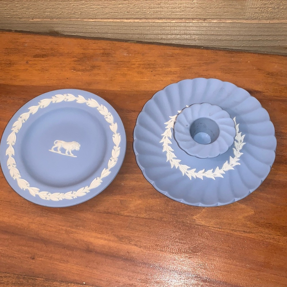 Vtg Wedgwood Blue White Jasperware Candlestick Scalloped & Leo Lion Head Dish